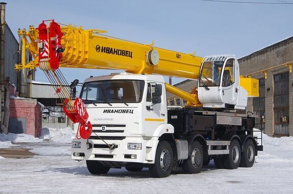 Автомобильный кран Ивановец КС-65740-8 КАМАЗ-65201 40 тонн
