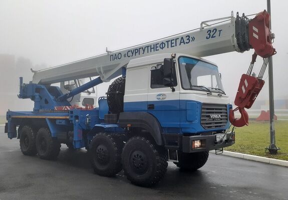 Автомобильный кран Челябинец КС 55733 УРАЛ-5323 32 тонны