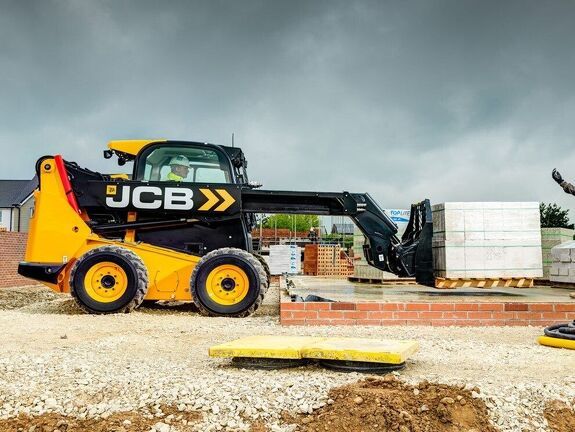 Аренда мини-погрузчика JCB 3TS-8W