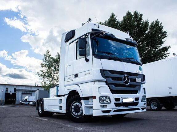 Аренда седельного тягача 4x2 Mercedes-Benz Actros 2011