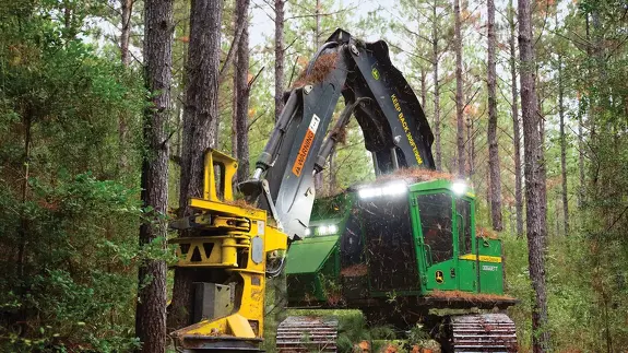 Аренда валочно-пакетирующей машины John Deere 803M