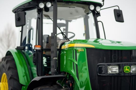 Аренда трактора John Deere 6140B