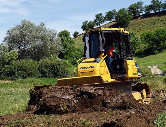 Аренда гусеничного бульдозера Komatsu D37EXPX-24