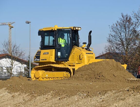 Аренда гусеничного бульдозера Komatsu D37EXiPXi-24