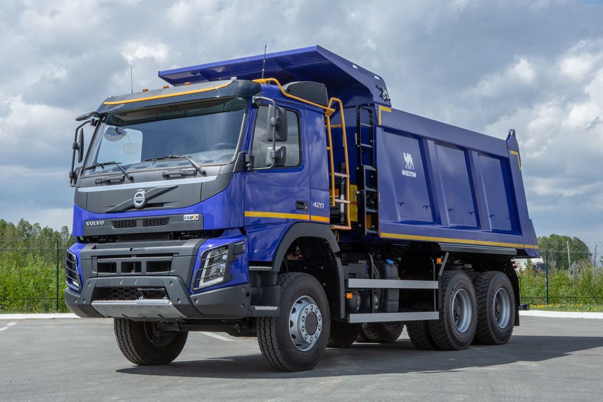 Самосвал Volvo FM 6x6